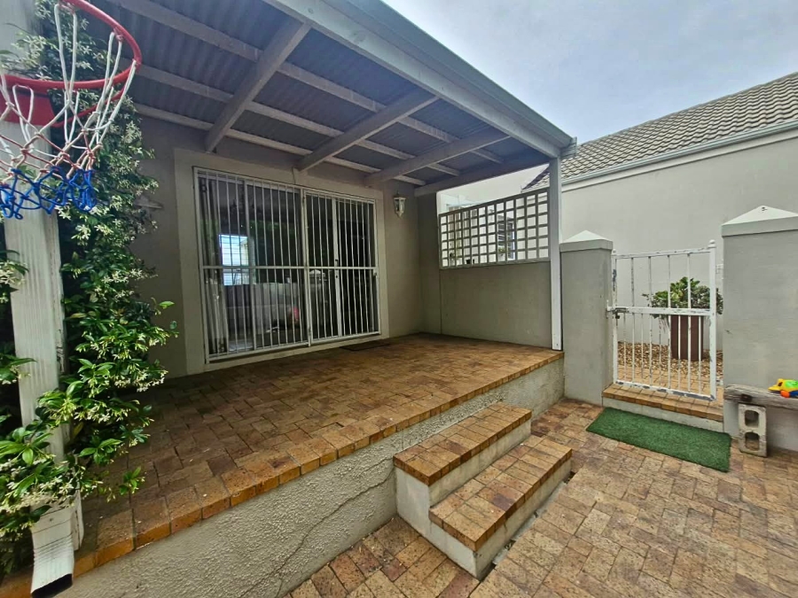 To Let 3 Bedroom Property for Rent in Pinehurst Western Cape